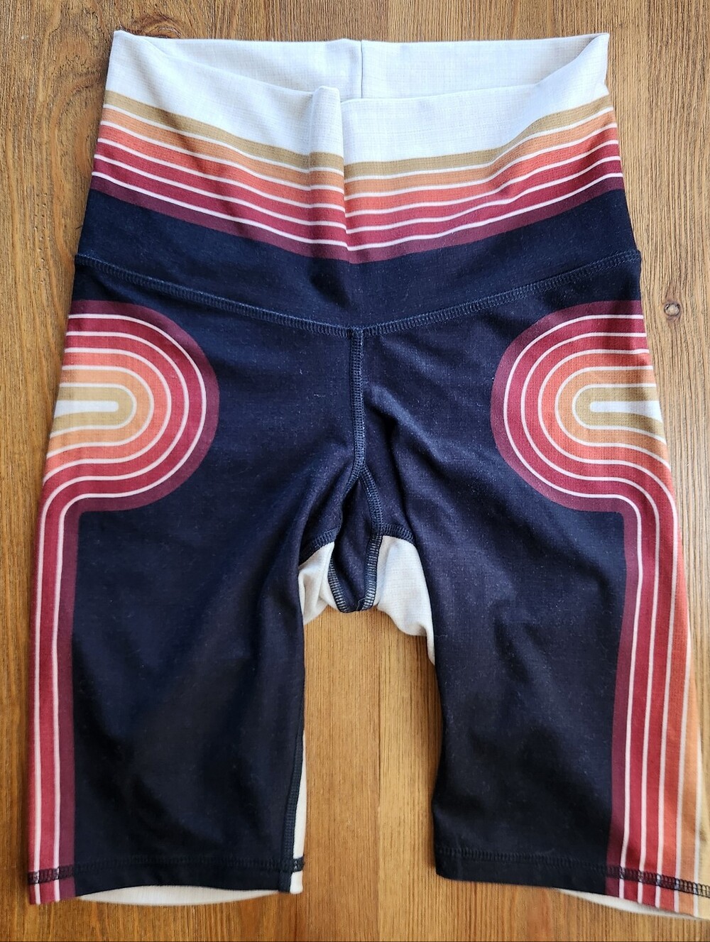 Niyama Sol Retro Rainbow Bike Shorts Size Small